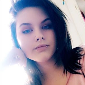 Meet your Posher, Carleyrose